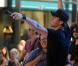Le 16 juillet 2010, Enrique Iglesias était l'invité du Today Show de la NBC, à New York. Une fan s'en souviendra longtemps !