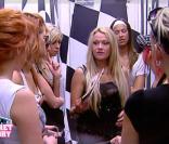 Les filles sont dans le couloir des secrets dans Secret Story 4