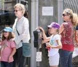 Jane Lynch, son épouse et leurs enfants