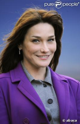 Carla Bruni-Sarkozy  et sa 5e tenue...