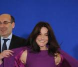 Carla Bruni-Sarkozy  et sa 6e tenue...