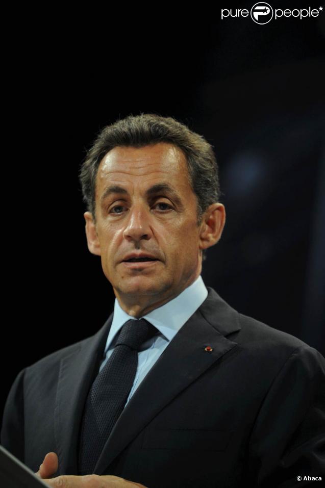 Nicolas Sarkozy est incarné par Denis Podalydès.