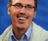 Laurent Blanc, sélectionneur de l'équipe de France, mène une vie de famille sereine et exemplaire. Fait amusant, il a fait la connaissance de son épouse, Anne, à l'âge de 6 mois !