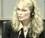 Mia Farrow témoigne dans le procès de Charles Taylor, à La Haye, le 9 août 2010