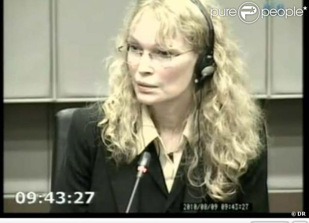 Mia Farrow témoigne dans le procès de Charles Taylor, à La Haye, le 9 août 2010