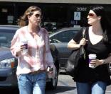 Ellen Pompeo avec une amie à Los Feliz
