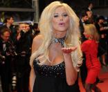 Angie Be - candidate de Secret Story 3 - est sur le point de sortir  Forever , son second single.