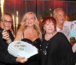 <p>Orlando, Monica Baccardi, Régine, Massimo Gargia, Gérard de Villiers et Hermine de Clermont Tonnerre lors de l\'anniversaire de Monica Baccardi et Massimo Gargia au Stefano à Saint-Tropez le 24 août 2010</p>