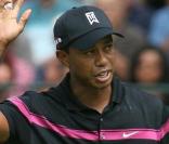Avec une carte de 65 au premier tour, Tiger Woods mène The Barclays après le premier passage sur le parcours de Ridgewood.