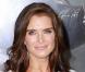Brooke Shields se fracture la main !