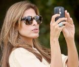 Eva Mendes se promène au Musée Rodin et dans les Jardins du Luxembourg, à Paris, le 9 septembre 2010.