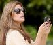 Eva Mendes se promène au Musée Rodin et dans les Jardins du Luxembourg, à Paris, le 9 septembre 2010.