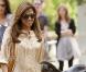 Eva Mendes se promène au Musée Rodin et dans les Jardins du Luxembourg, à Paris, le 9 septembre 2010.