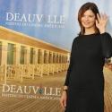 La sublime Jeanne Tripplehorn pleure la perte d'un enfant, sur les planches de Deauville...