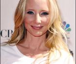 La sublime Anne Heche a fait le déplacement pour  soutenir l'événement   annuel Stand up 2 Cancer, ce vendredi 10 septembre.