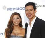 Mario Lopez en conpagnie d'Eva Longoria, à Los Angeles, lors des ALMA Awards, en septembre 2009 