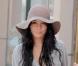 Avec une sublime capeline sur la tête, la charmante Vanessa Hudgens s'offre une allure bohême chic à tomber 