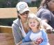 La ravissante Brooke Burke ne se lasse pas de son rôle de maman-poule !