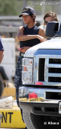 Rihanna en plein tournage de  Battleship , à Maui, sur l'île d'Hawaï