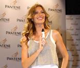 Gisele Bündchen a mis deux semaines seulement à éliminer ses kilos superflus ! Ici, en mars 2010. 