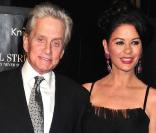 Michael Douglas et Catherine Zeta-Jones, à l'occasion de l'avant-première américaine de  Wall Street : l'argent ne dort jamais , en septembre 2010.