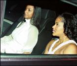 Les invités du mariage de Beyoncé et Jay-Z tentent de se frayer un chemin...