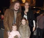 Yvan Cassar en famille à la dernière représentation du Soldat Rose au Casino de Paris, le 6/04/08