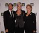 Joe Solmonese, le président de la campagne pour les droits de l'homme, Pink et la comédienne Bette Midler, au 14e dîner pour les droits de l'homme, à Washington, le 9 octobre 2010