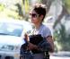 Halle Berry suivie d'Olivier Martinez à Los Angeles le 9 octobre 2010
