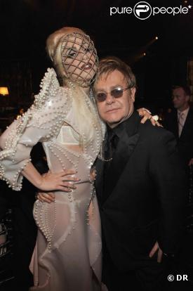 Lady Gaga et Elton John au White Tie &amp; Tiara Ball, à Old Windsor, le 24 juin 2010. (Bijoux Chopard)