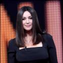 Fière de ses formes de jeune maman, Monica Bellucci s'affiche en pin-up sexy !