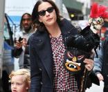 Liv Tyler et son fils Milo se préparent à fêter Halloween. Le 28/10/10 à New York