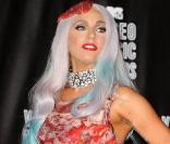 Lady GaGa n'attend pas le 31 octobre pour se déguiser... 
