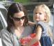 Jennifer Garner se rend à une fête d'anniversaire avec ses deux filles, Violet, 4 ans, et Seraphina, 1 an et demi, samedi 30 octobre, à Los Angeles.