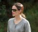 Jennifer Garner se rend à l'entraînement de football hebdomadaire de sa fille Violet, 4 ans, samedi 30 octobre, à Los Angeles. La fillette ne semble pas en très grande forme... Qu'est-ce qui la tracasse ? 