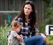 Jennifer Garner se rend dans un centre équestre avec Seraphina, la plus jeune de ses filles, samedi 6 novembre, à Los Angeles.