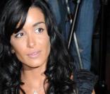 Jenifer au défilé Elie Saab en 2008 ose la mini robe noire, un classique. 