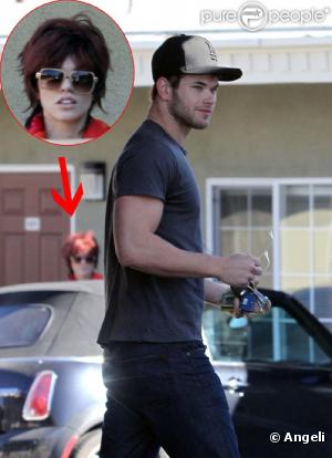 AnnaLynne McCord et Kellan Lutz se donnent un rendez-vous secret dans un motel, à Los Angeles, mi-novembre 2010
