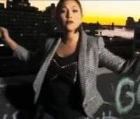 Après s\'être ressourcée au soleil de Miami, Leslie est allée dans la nuit new-yorkaise pour le clip de<em> Hier encore</em>, troisième single de son album <em>A la recherche du bonheur</em>.