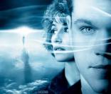 Matt Damon s\'affiche pour le film Au-delà (Hereafter)<br />