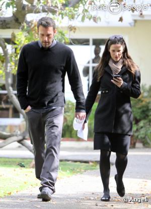 Ben Affleck et Jennifer Garner visitent une maison dans un quartier éloigné de Los Angeles le 23 novembre 2010. Un déménagement prévu ?