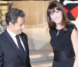 Carla Bruni et Nicolas Sarkozy sur le perron de l\'Elysée, le 4 novembre 2010