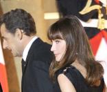 Carla Bruni et Nicolas Sarkozy sur le perron de l'Elysée, le 4 novembre 2010