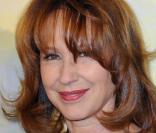 Nathalie Baye à l'occasion de l'avant-première de  De vrais mensonges , dans l'enceinte du Gaumont Opéra, à Paris, le 29 novembre 2010.