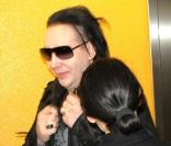 Marilyn Manson et sa nouvelle chérie sortent du cinéma à Beverly Hills, le 12 novembre 2010