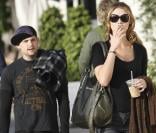 Benji Madden offre de "gros" câlins à sa nouvelle girlfriend... très grande !