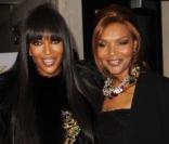 Naomi Campbell et sa mère à la cérémonie des British fashion awards, à Londres, le 7 décembre 2010
