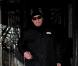 Michael Douglas à New York avec son bonnet dragon le 9 décembre 2010 : il combat au mieux son cancer de la gorge