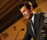Josh Duhamel annonce les nominations des Golden Globes, le 14 décembre 2010