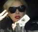 Lady Gaga arrive à l'aéroport de Barcelone, le 12 décembre 2010